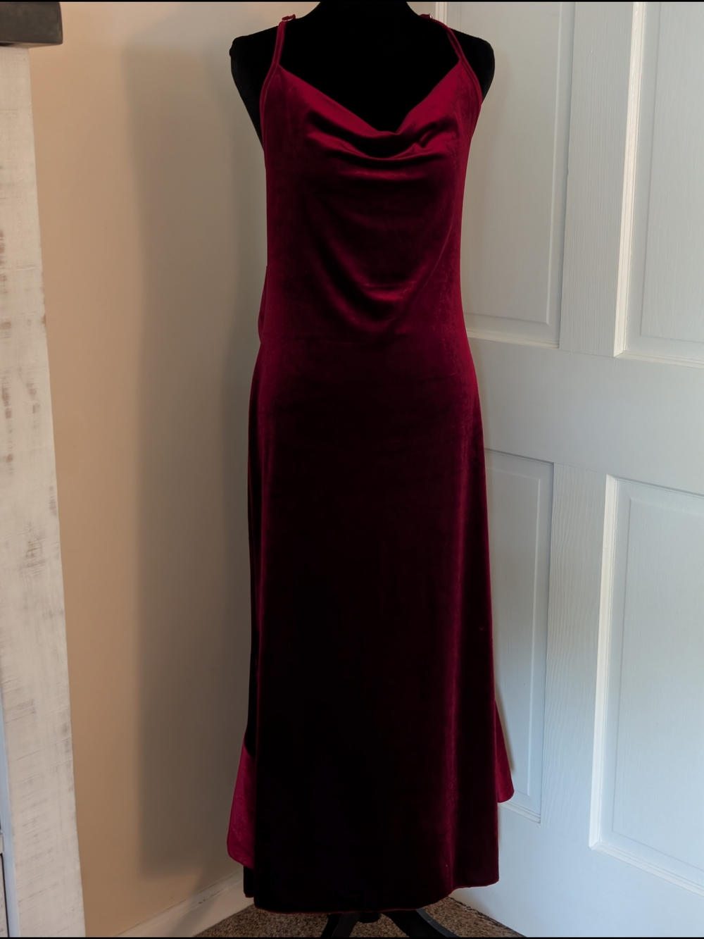 NWT Velvet Cowl Neck Maxi Dress with Dramatic Back Bow & Ruffles Large Burgandy - Picture 2 of 9